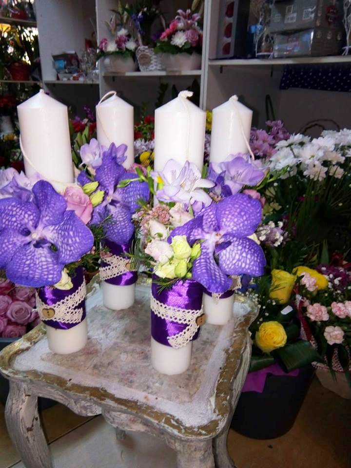 Aranjament floral pentru lumanare de cununie, model scurt, cu orhidee vanda, frezii si eustoma